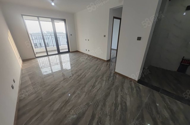 区政府   财信学府印象三室两厅一卫带车储人车分流环境优美