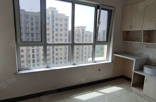 星光中央丽都 南北通透 正规商品房 次新房 双卫 购物方便