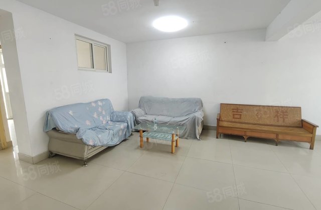 万达  车站  伟业中华苑  多层 带储  三室