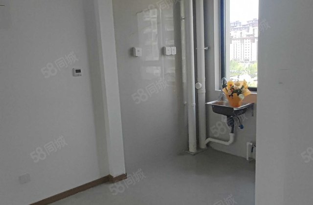 小三居 南北通透 电梯房   楼层 双卫生间