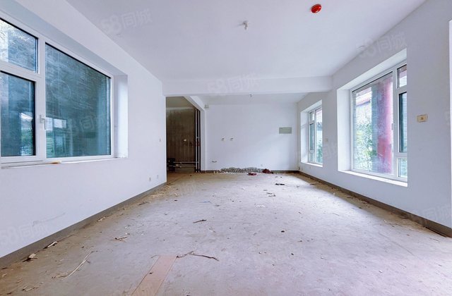 古楼西北东昌首 府，光岳府路边别墅，湖边不远可以走一手