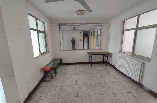 东昌中学 新区 四海小区 三室 步梯二楼 随时看房 免大税