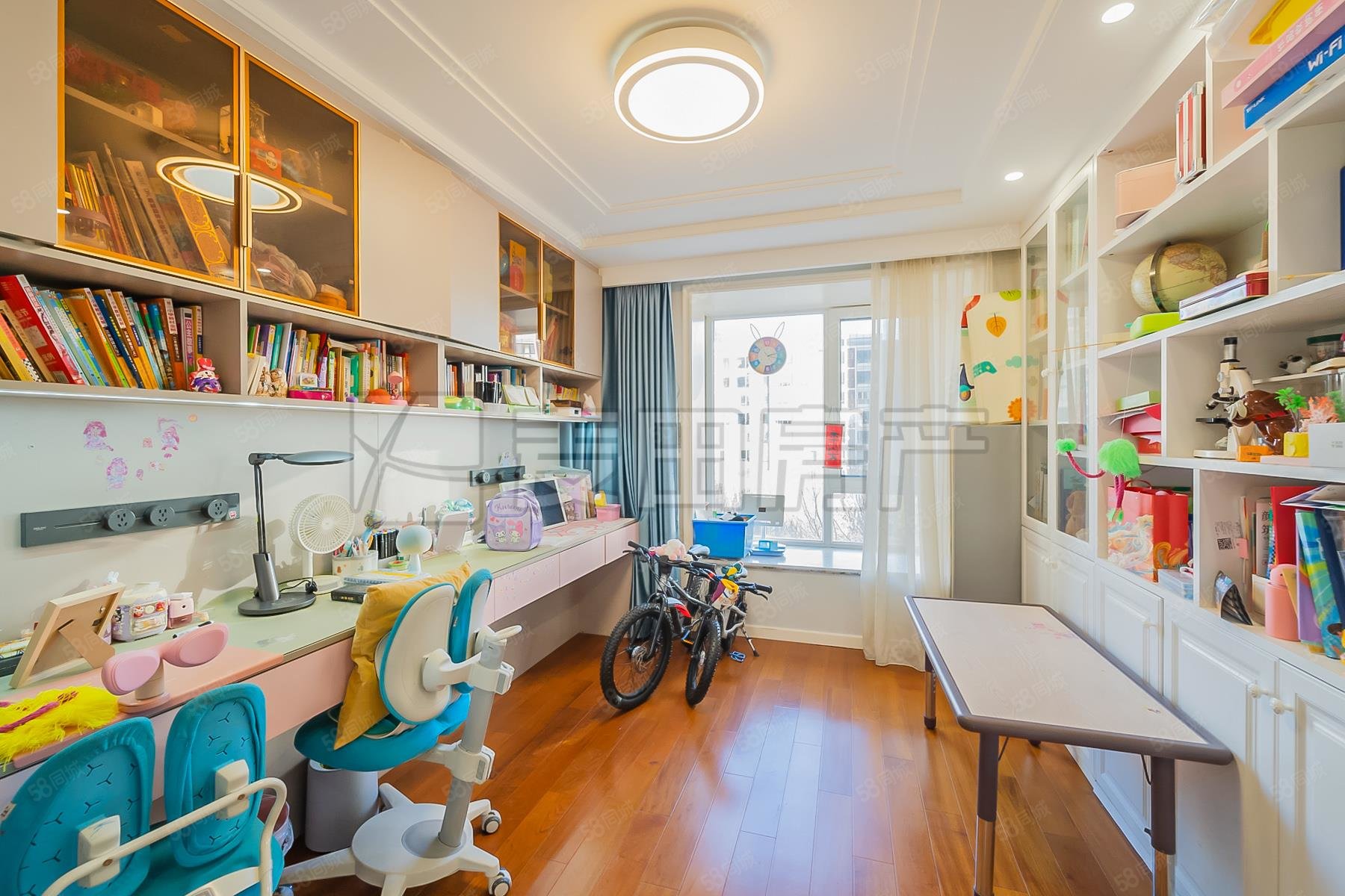 國風上觀4室2廳2衛(wèi)196.4㎡南北1350萬