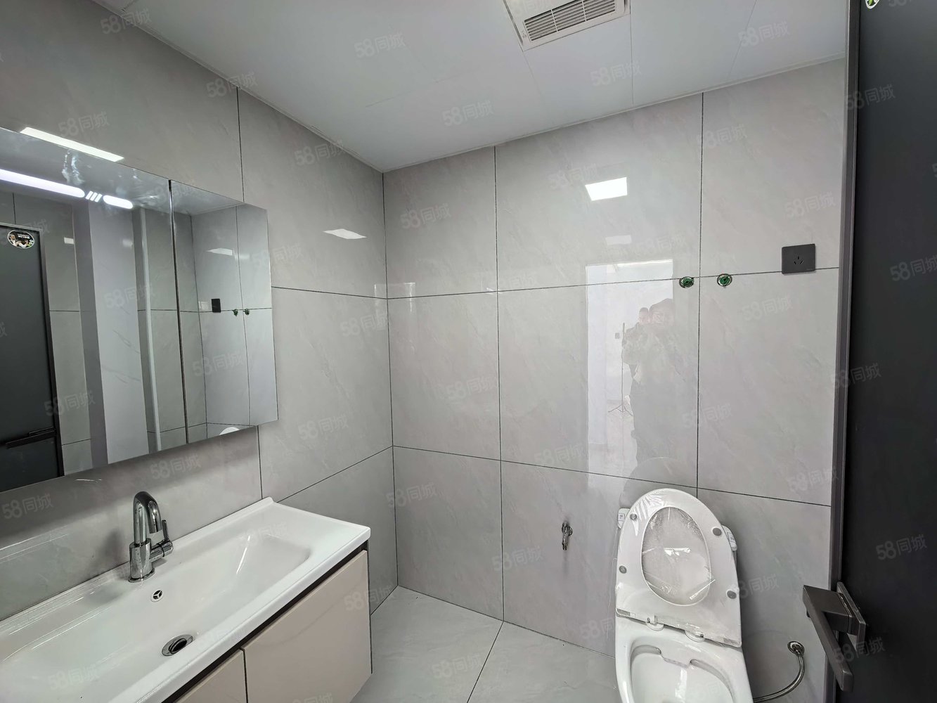 乌煤公司生活小区2室2厅1卫78㎡南北38万