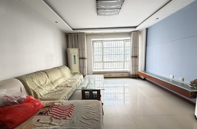 凤凰台北 湖边好楼层 南北通透，小区停车方便