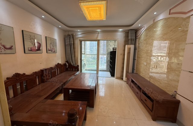 市区六层电梯洋房，中间楼层送车位储藏室，仅售79.8万