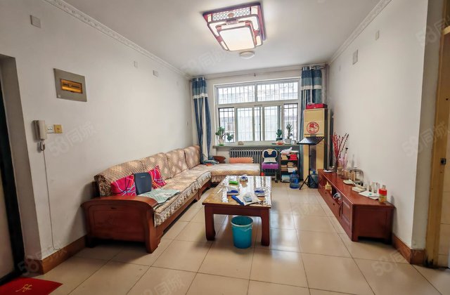 75个 单位家属院 三室两厅 南北通透 停车方便 免大税