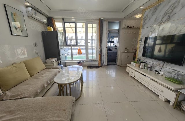 七中对过精装修带家具家电 带空中花园4萬就能入住 过渡很合适