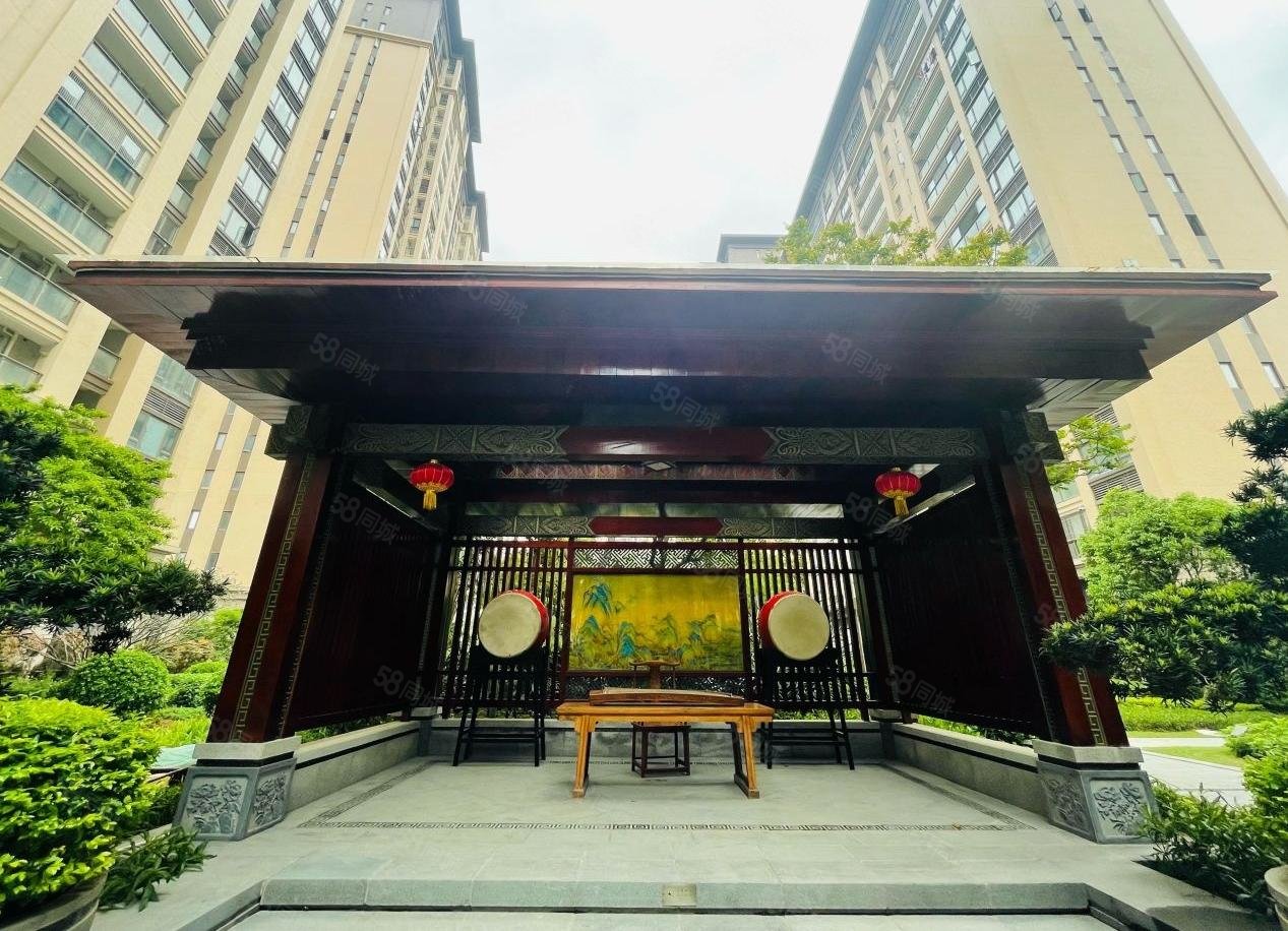 御海天禧楼下即是金湾万象汇中间楼层4房实用高随时看房