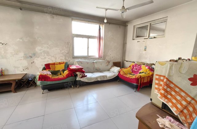 七中 花园路上 3楼东边户 馨苑小区方便停车