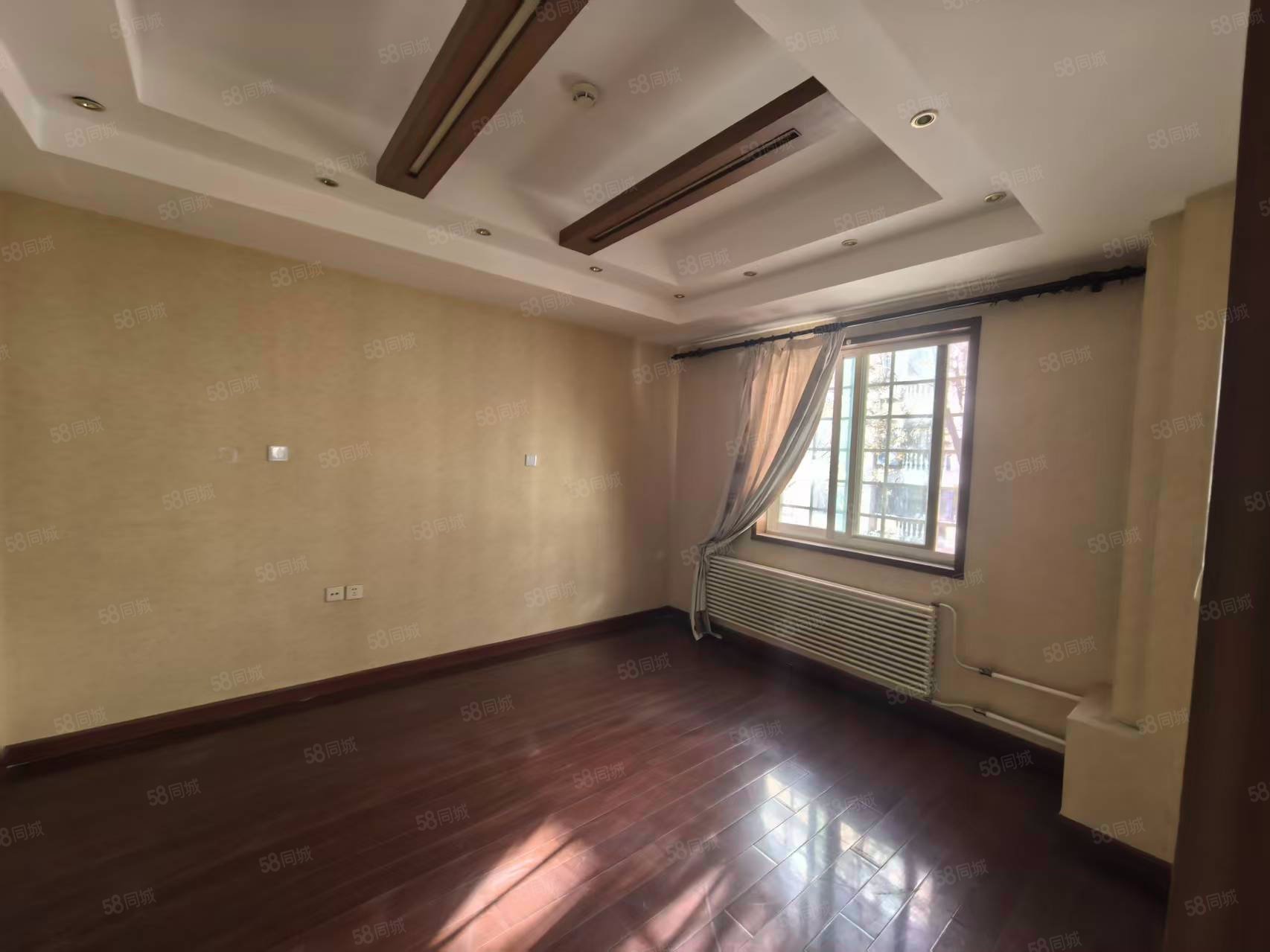 聽濤雅苑(別墅)4室2廳3衛(wèi)335.82㎡南北1400萬