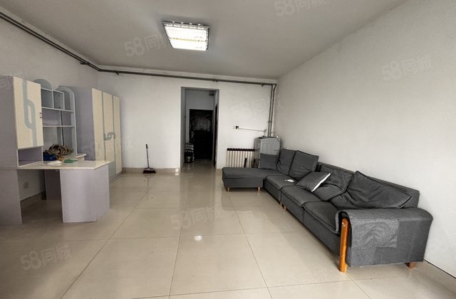 香江南 江南公寓 阳明 实验电梯房 五楼 一室一厅可隔两室