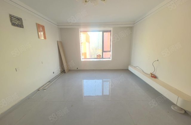 光明，七中，汽车总站，星光水晶城，多层地暖三室免大税带储