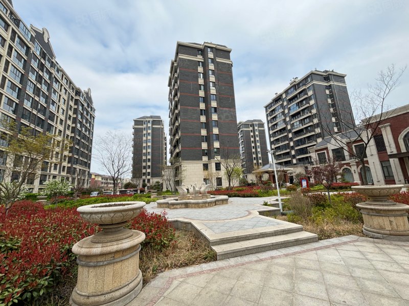 上海公馆七楼90万证满两年送车位储藏室