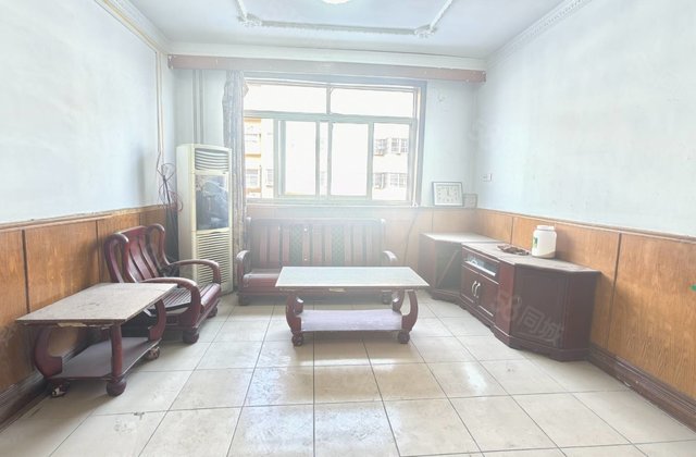 兴华路   东昌中学 中间楼层三室免大税 可贷款