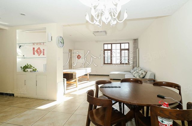 保利垄上4室2厅197㎡550万二手房图片