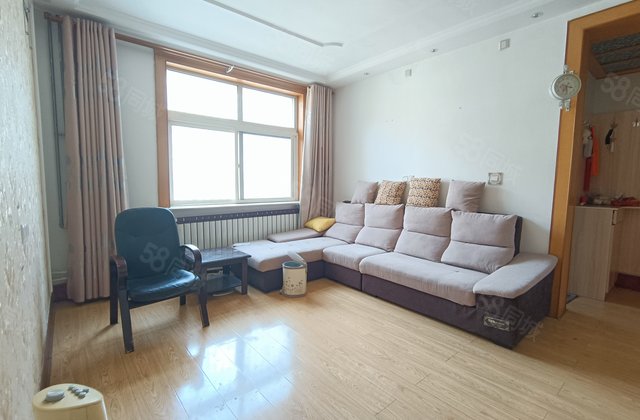 化东昌，中华御苑，国棉厂西家属院正三室，双阳台，免费停车。