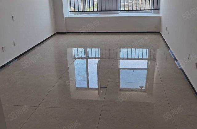 香江科创中心1室1厅1卫高层电梯房,精装修送家具送家具包过户