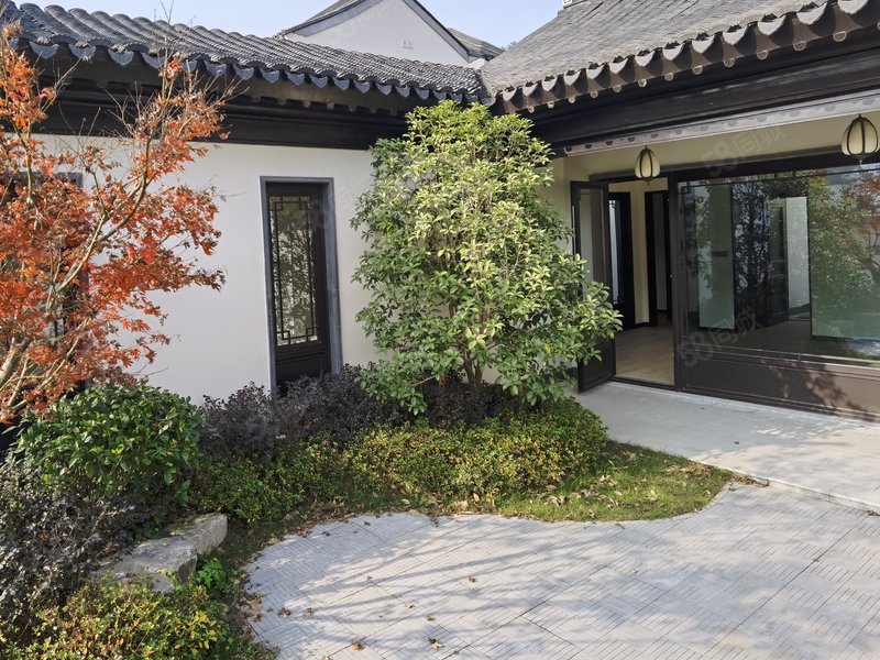 捡漏房源,业主急用钱,桃李春风中式合院低于市场价60万诚售!