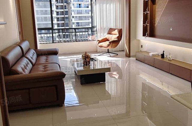 山水凤凰城4室2厅114㎡55.8万二手房图片