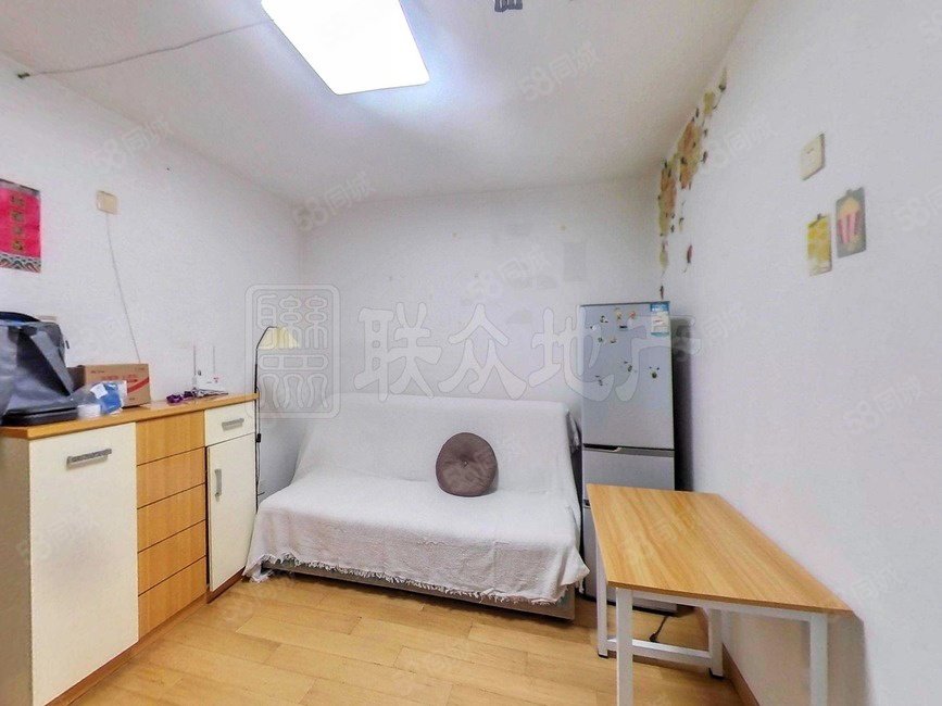 嘉園一里(南區(qū))1室1廳1衛(wèi)51.04㎡東南215萬