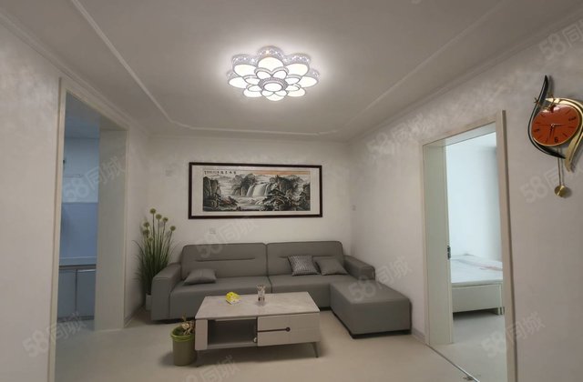 湖北小区 别墅区 一楼带院精装修 独门独户 价格可谈