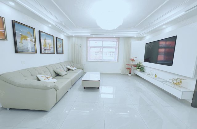 湖边 精装3室 双卫带家具家电 世博园 畅博怡情湾 带车储！