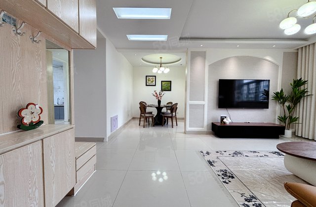 香江嘉明裕昌水岸新城 3楼114平 精装送全屋家具家电送车库