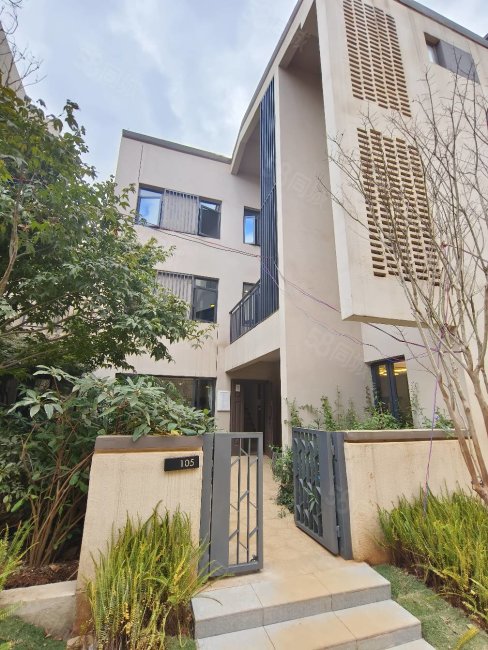 保利春湖(别墅)4室2厅4卫172㎡南北135万