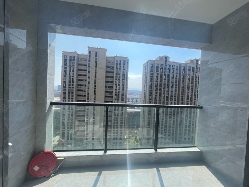 景欣华府3室2厅2卫115㎡南北187万