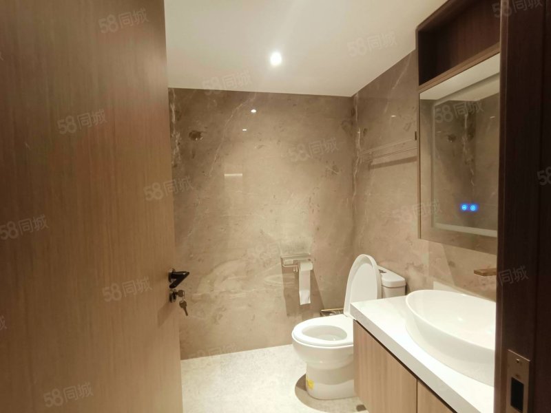 房东急售九夏云水一楼带院豪装带全套家具家电花园300平米