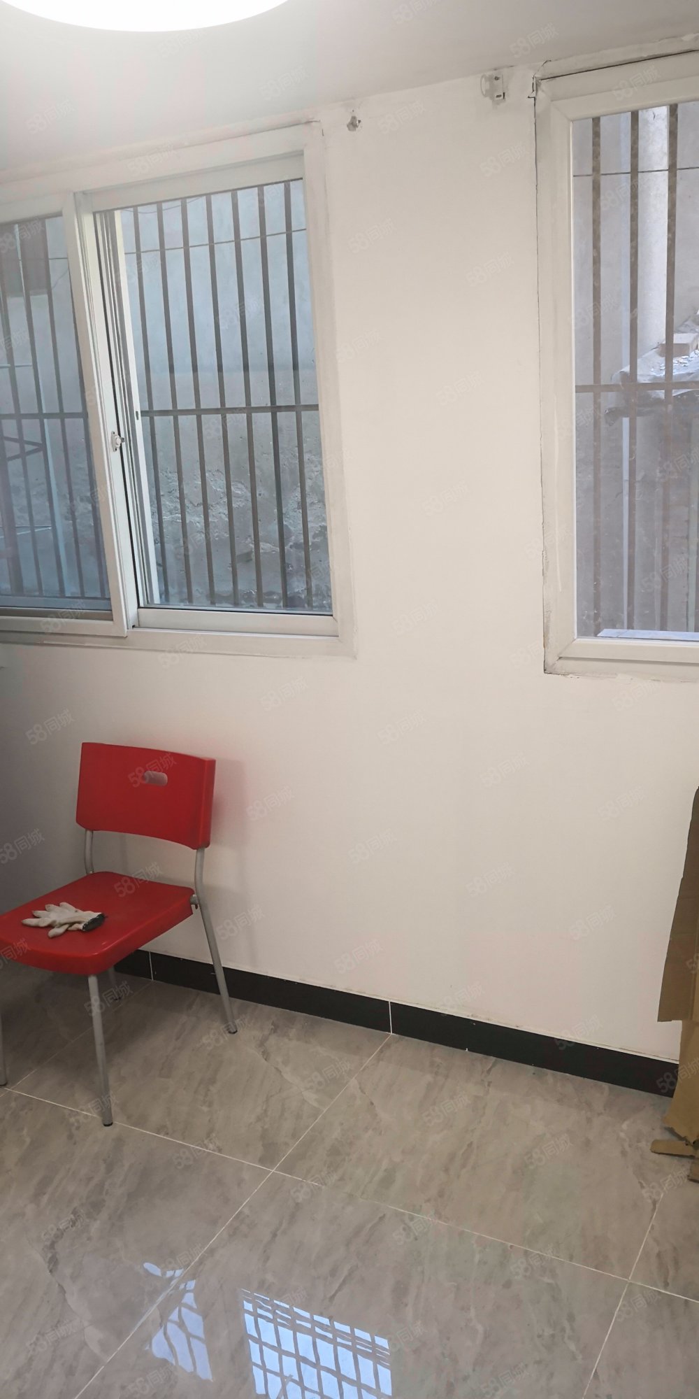 廠甸11號(hào)院1室1廳1衛(wèi)41.7㎡東530萬(wàn)