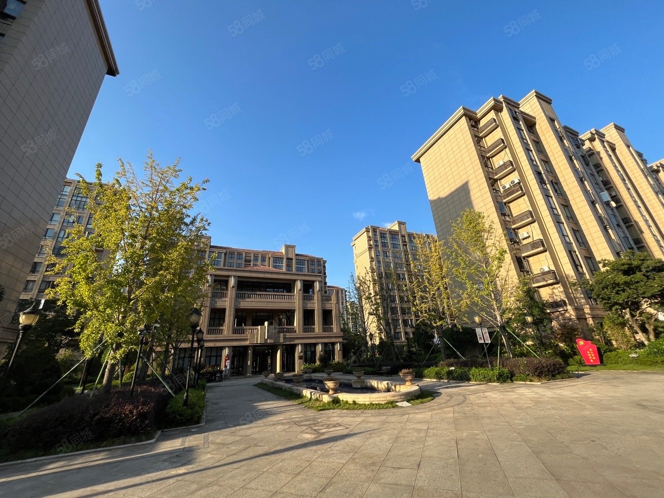 金色华庭4室2厅2卫165㎡南229万