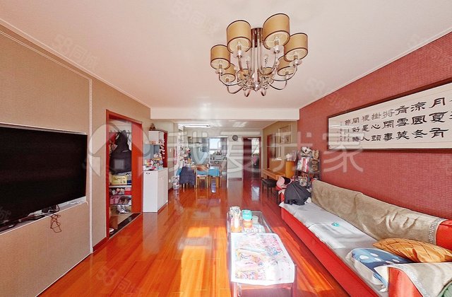 新康家园3室1厅144.99㎡650万二手房图片