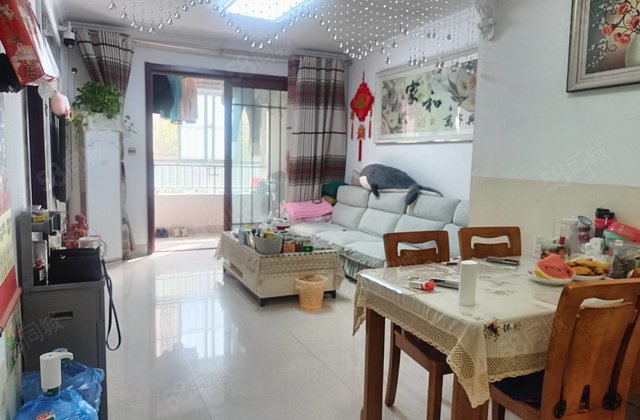 万达旁～ 莲湖花园～一楼带大院子 —— 精装修三室