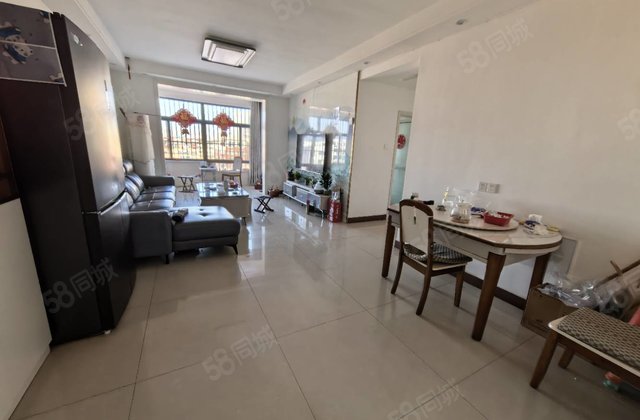 人民公园南邻 电梯房 精装修 三室两厅两卫 带储藏室 免大税