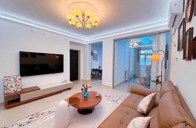 东昌湖边几十步，孝心一楼，带装修超高性价比，凤凰台四中市医院