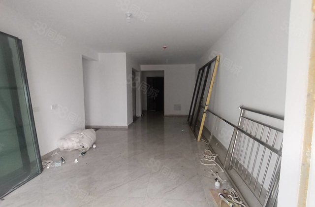 低价出售有车位荣盛江山印 双卫格局 刚需小三居 商品住宅