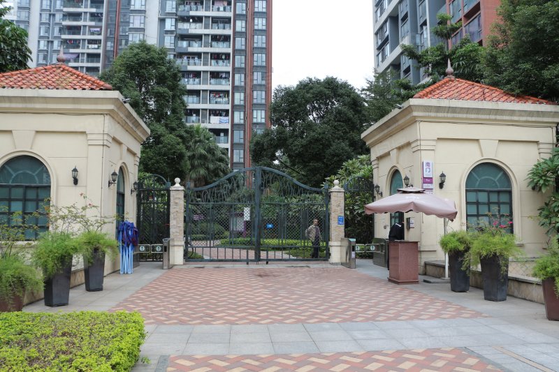 香树丽舍 刚需精装2房 业主急售 看房方便