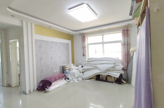 七中  馨苑小区  电梯房  中层 东边户  可按揭