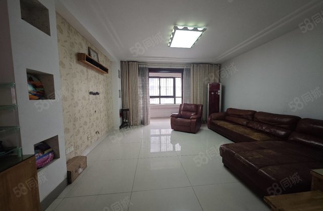 水城华府 南北通透 出行方便 装修好 医疗配套成熟 双卫生间