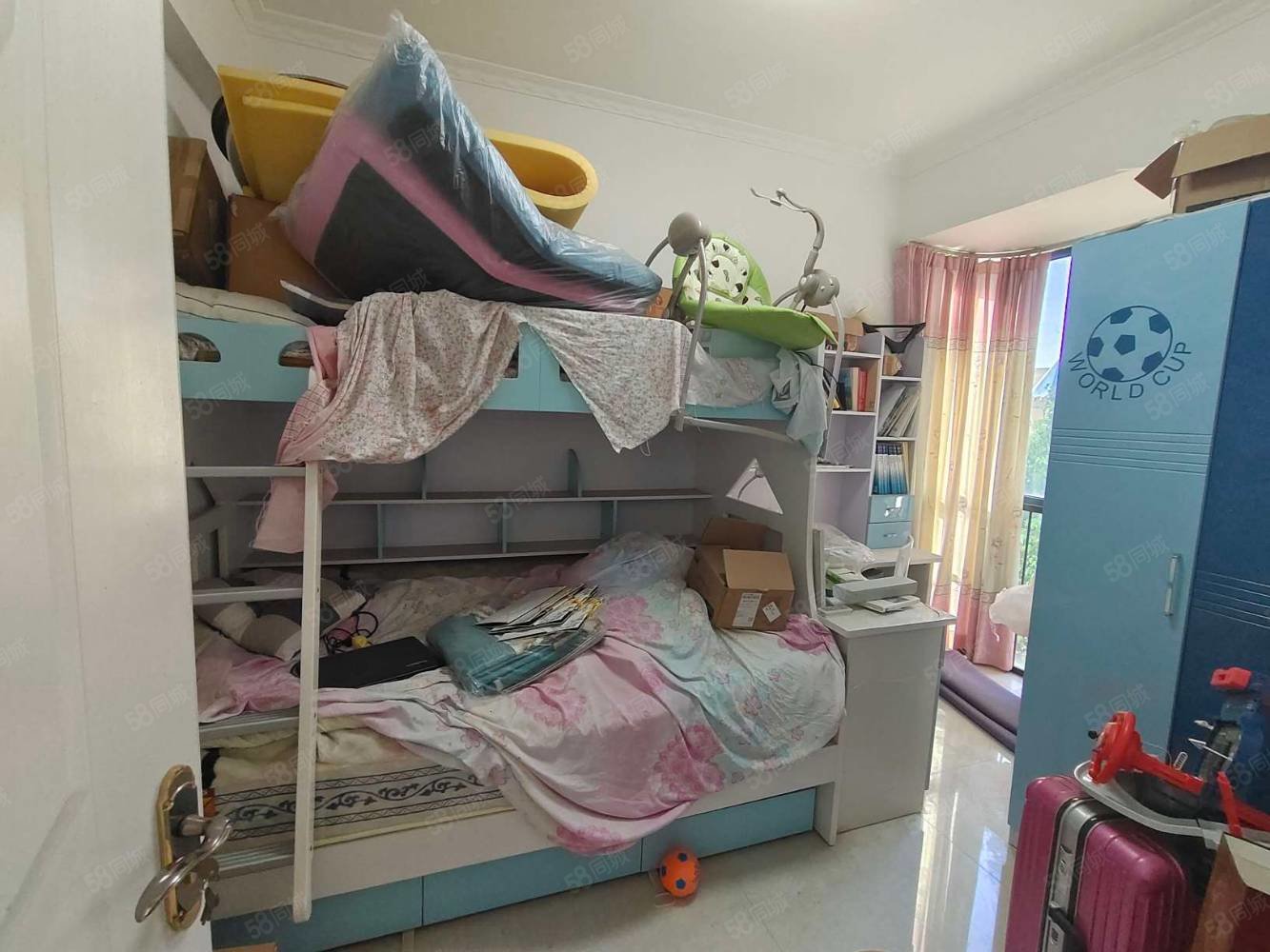 奥林清华3室2厅2卫132㎡南北68万