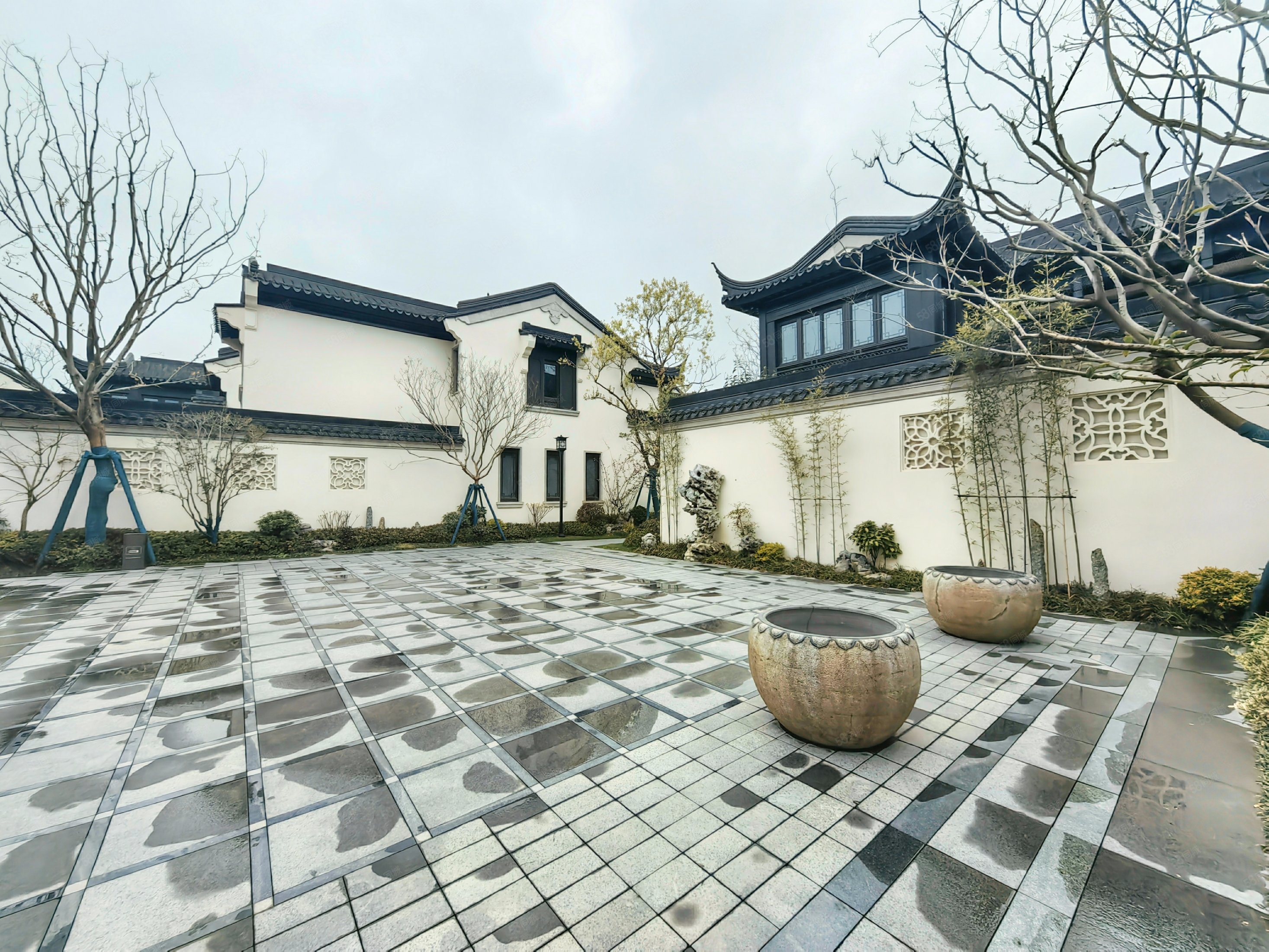 融创揽月府(别墅)5室2厅4卫405.22㎡南北2188万