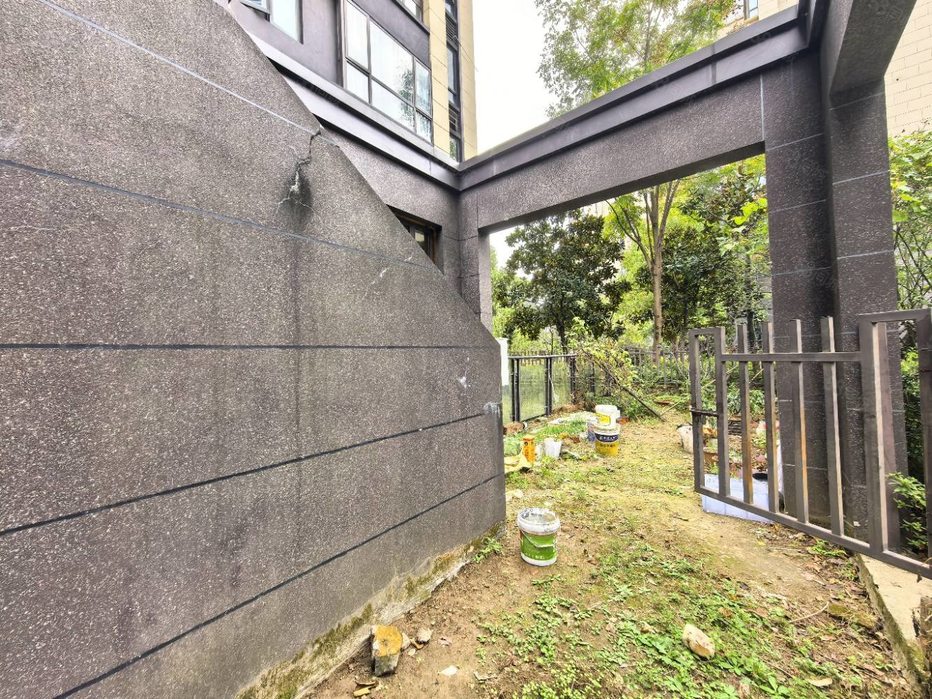 港中旅公元7室3厅2卫300㎡南北175万