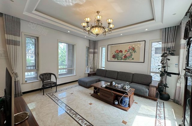 西京都高尔夫别墅4室2厅293㎡118万二手房图片