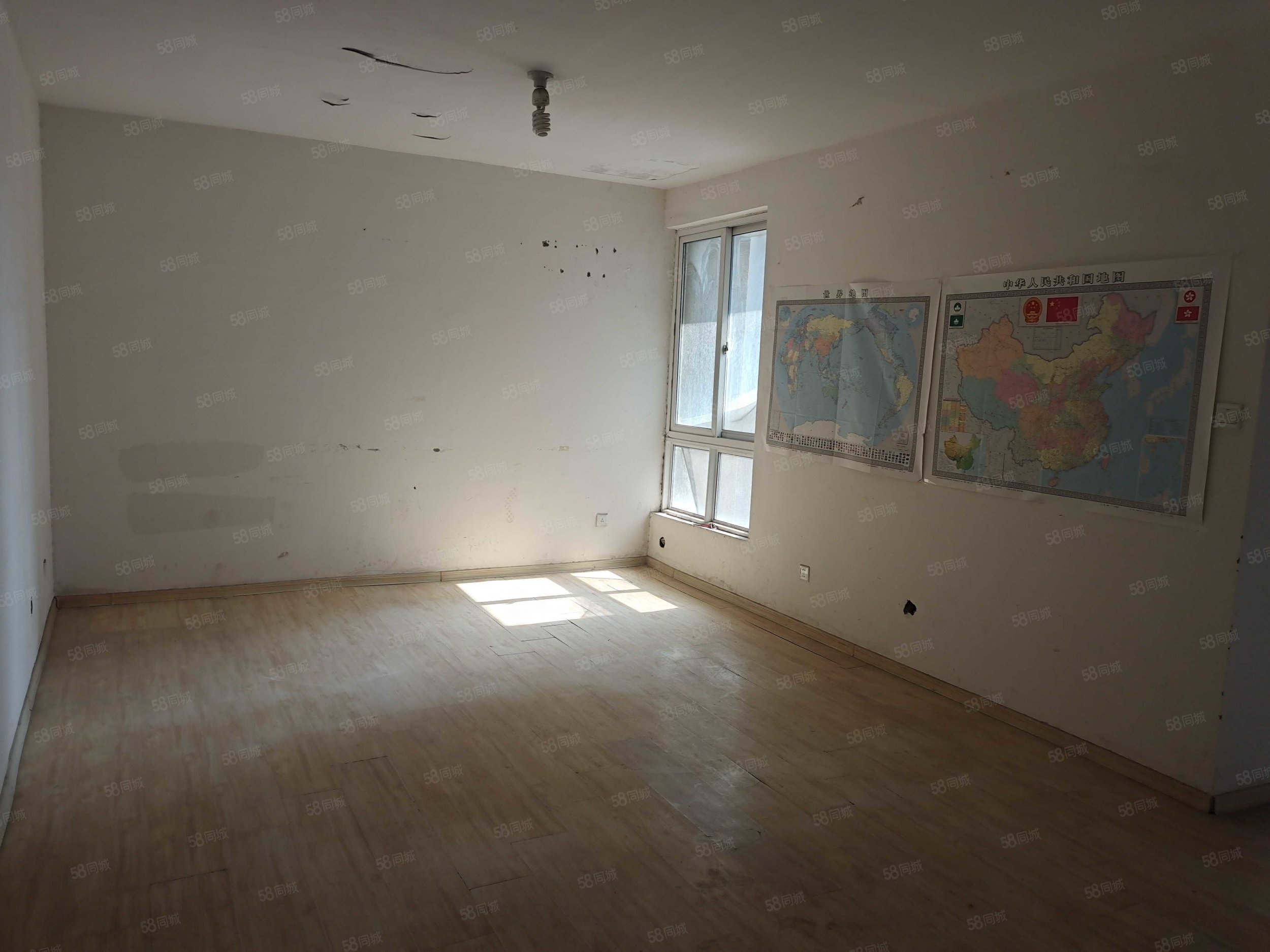 时代广场3室2厅1卫111㎡南40万