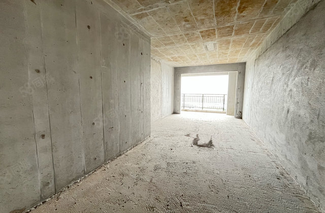 裕达桂中府4室2厅127.43㎡46.5万二手房图片