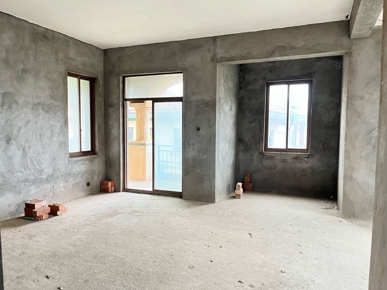 仙湖别墅6室2厅3卫288.33㎡南99.98万