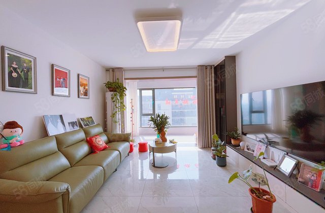 万达 荣盛江山印 高层视野采光好 次新房 刚需小三居 送车储