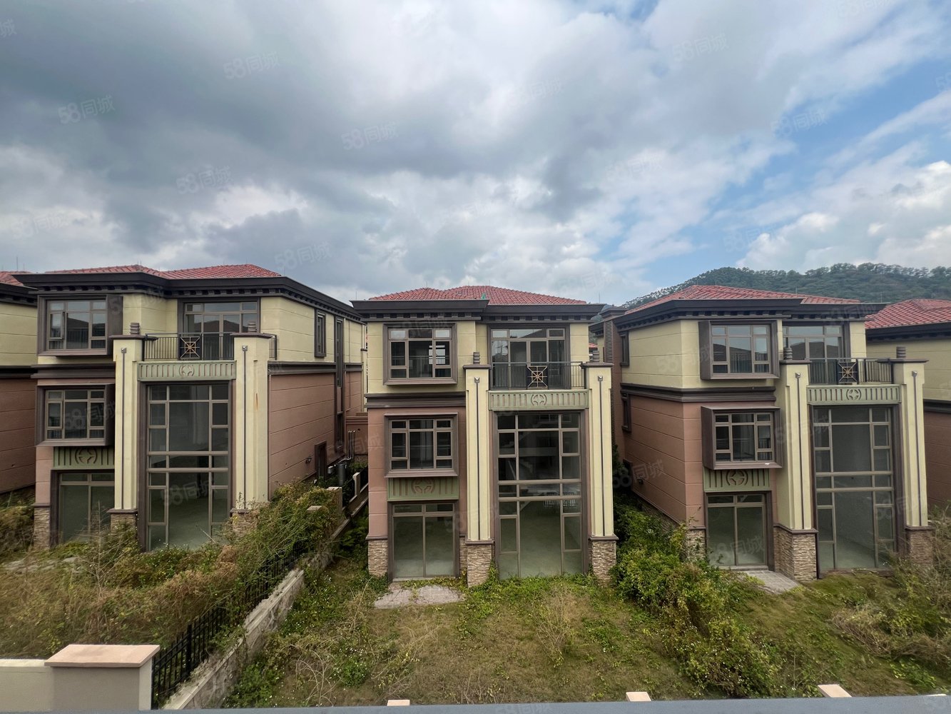 逸翠庄园别墅 山顶类独栋执信家门口 花园大